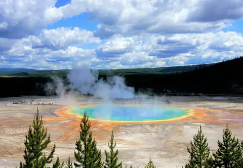 When Is the Best Time to Visit Yellowstone National Park, USA?