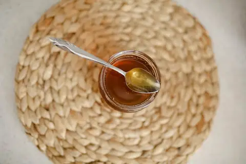 5 Healthier and Sweeter Alternatives to Refined Sugar