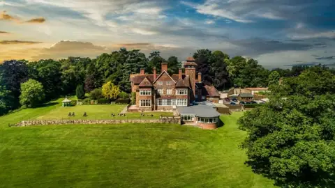 How Good is the Mole Resort in North Devon? A Review
