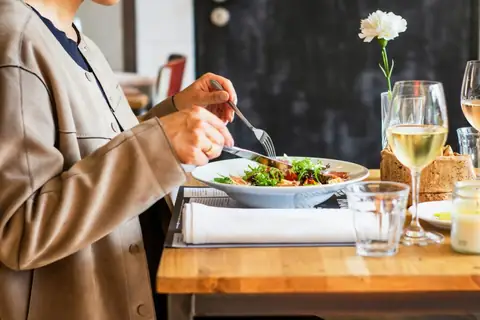 How Irregular Mealtimes Raise Heart Disease Risk in Men by Up to 21%